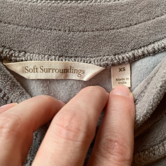 XS Soft Surroundings Velvet Gray/Taupe Pullover - Picture 3 of 6